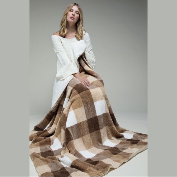 ❤️HP! Camel Plaid Fleece Throw Blanket - Picture 4 of 9